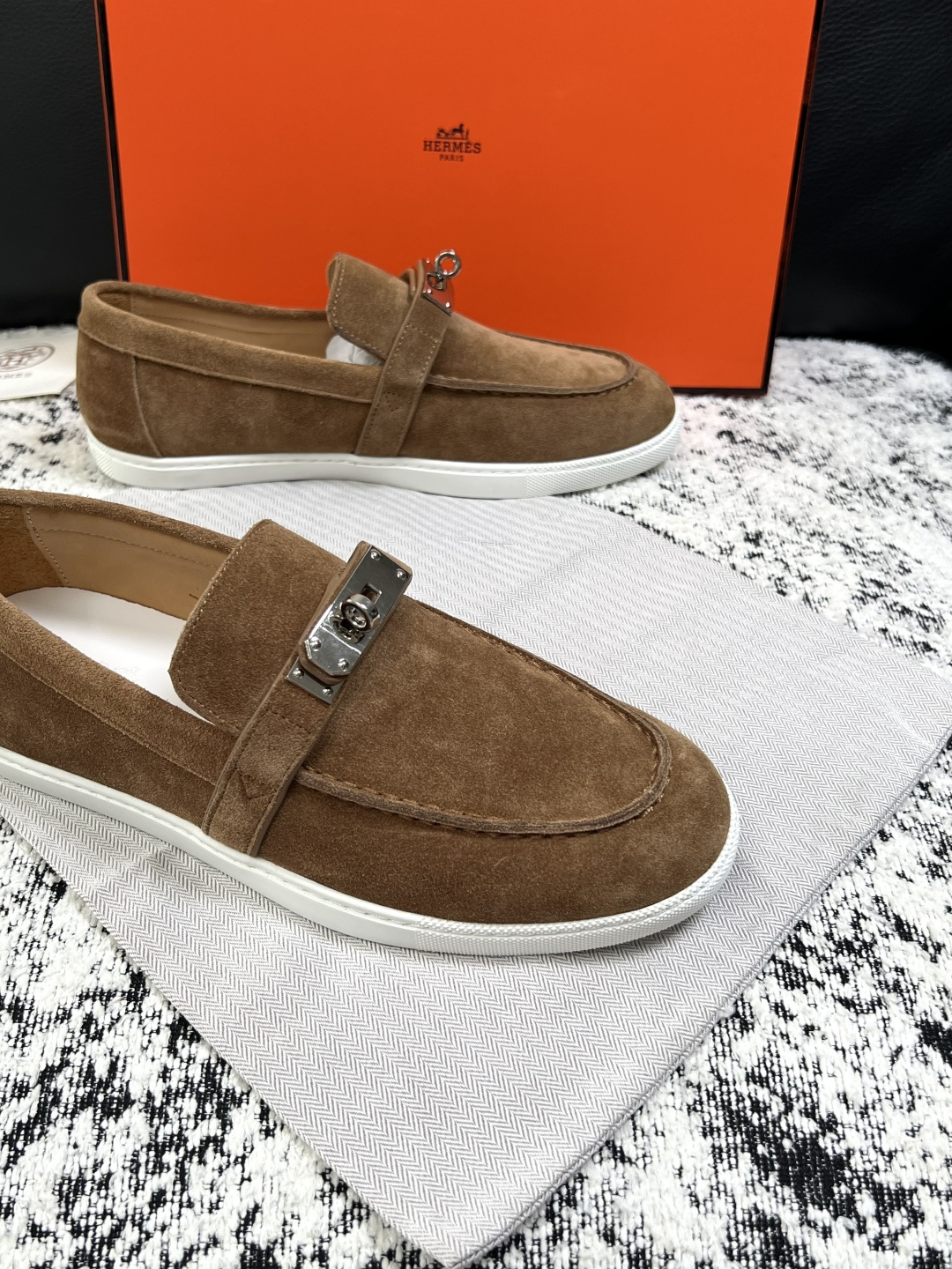 Hermes  高品质  顶级工艺品  爱马仕 专柜同步发售原厂配置，意大利进口原版牛皮面料，高品质拼接