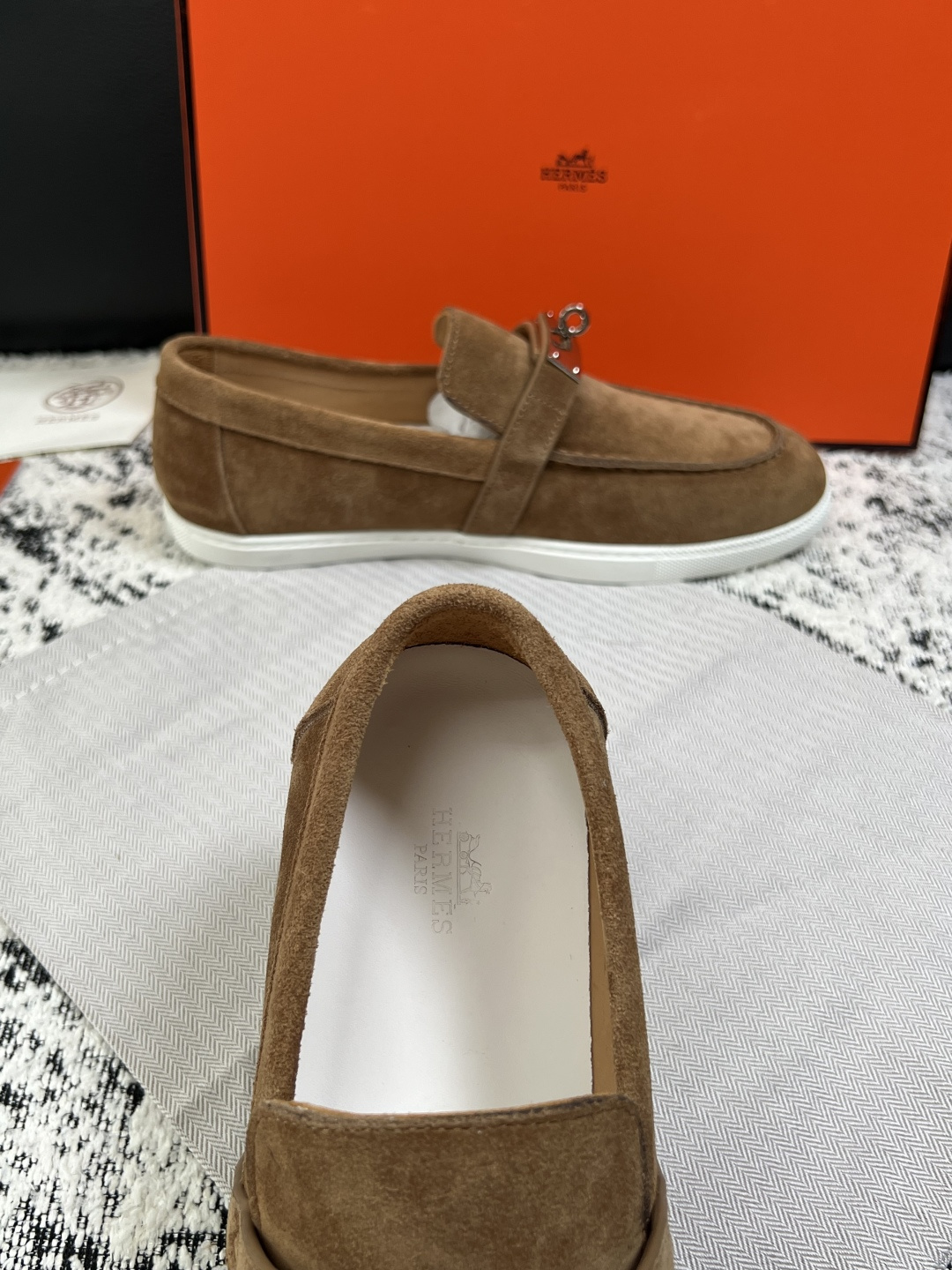 Hermes  高品质  顶级工艺品  爱马仕 专柜同步发售原厂配置，意大利进口原版牛皮面料，高品质拼接