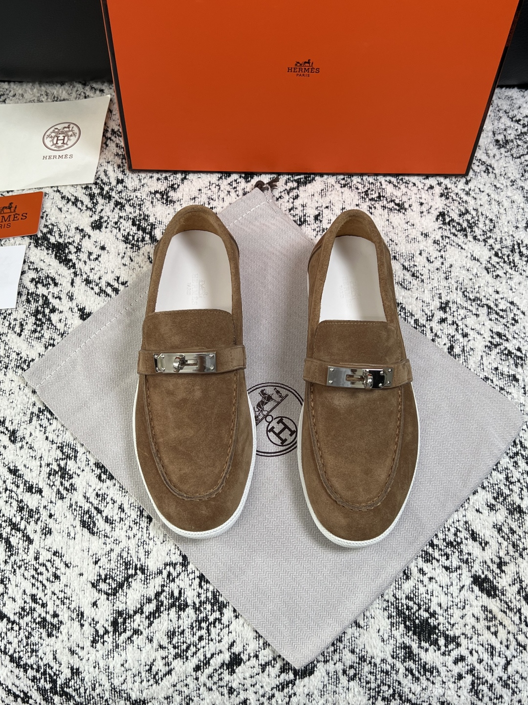 Hermes  高品质  顶级工艺品  爱马仕 专柜同步发售原厂配置，意大利进口原版牛皮面料，高品质拼接