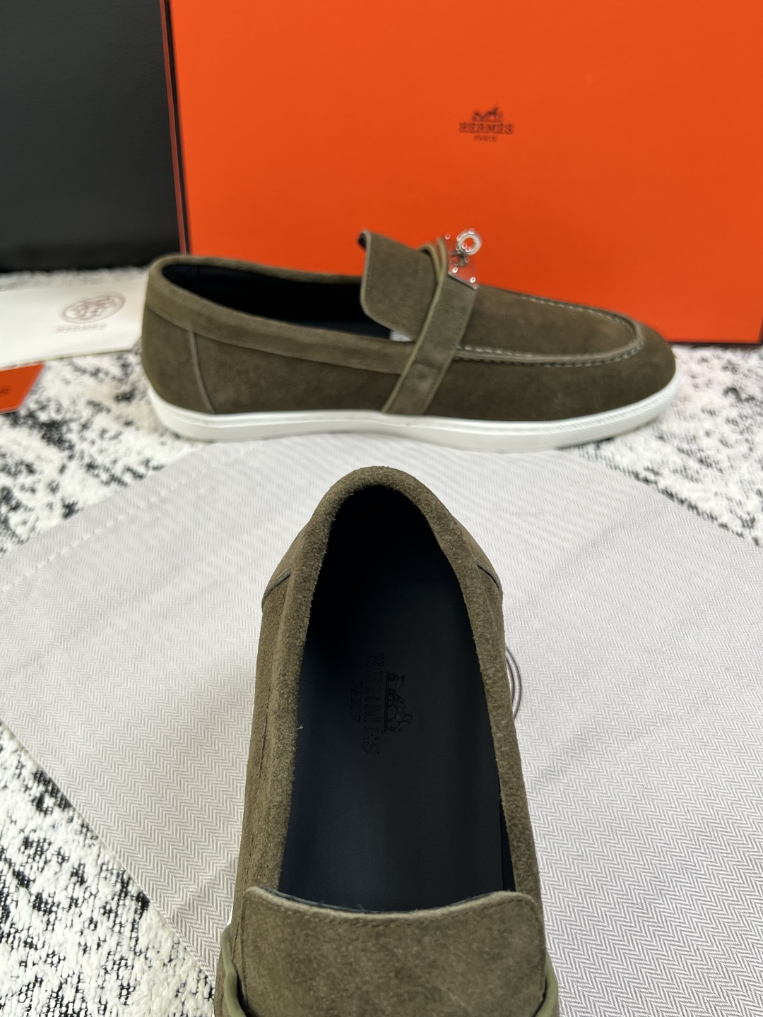 Hermes  高品质  顶级工艺品  爱马仕 专柜同步发售原厂配置，意大利进口原版牛皮面料，高品质拼接