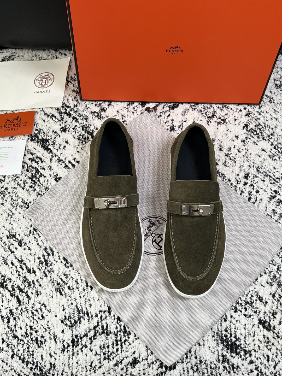 Hermes  高品质  顶级工艺品  爱马仕 专柜同步发售原厂配置，意大利进口原版牛皮面料，高品质拼接