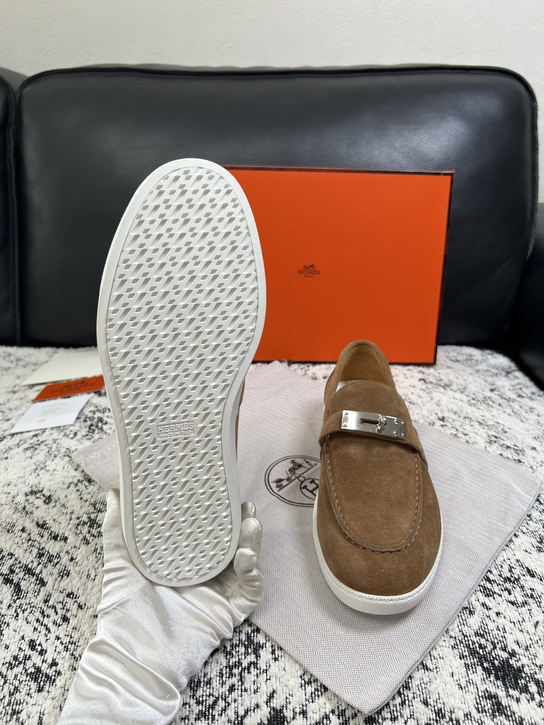 Hermes  高品质  顶级工艺品  爱马仕 专柜同步发售原厂配置，意大利进口原版牛皮面料，高品质拼接