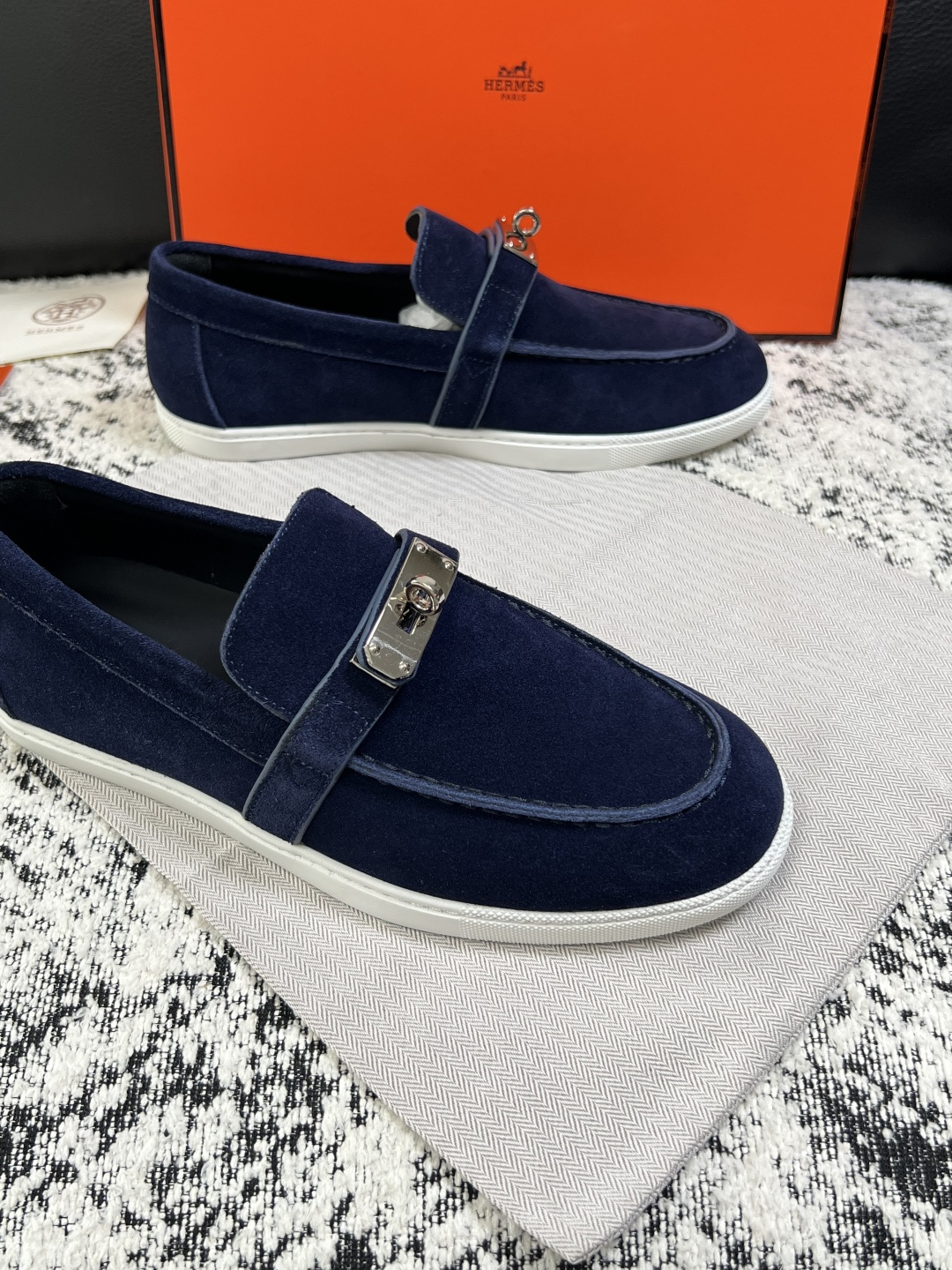 Hermes  高品质  顶级工艺品  爱马仕 专柜同步发售原厂配置，意大利进口原版牛皮面料，高品质拼接