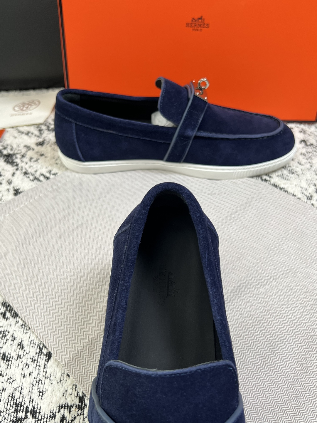 Hermes  高品质  顶级工艺品  爱马仕 专柜同步发售原厂配置，意大利进口原版牛皮面料，高品质拼接