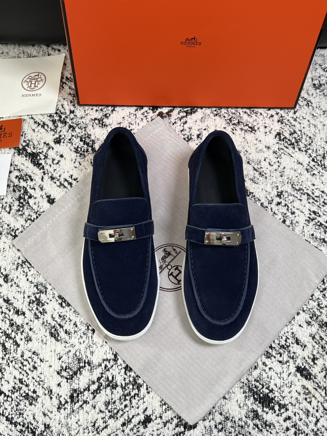 Hermes  高品质  顶级工艺品  爱马仕 专柜同步发售原厂配置，意大利进口原版牛皮面料，高品质拼接