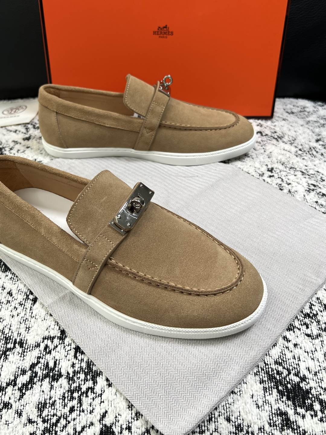 Hermes  高品质  顶级工艺品  爱马仕 专柜同步发售原厂配置，意大利进口原版牛皮面料，高品质拼接