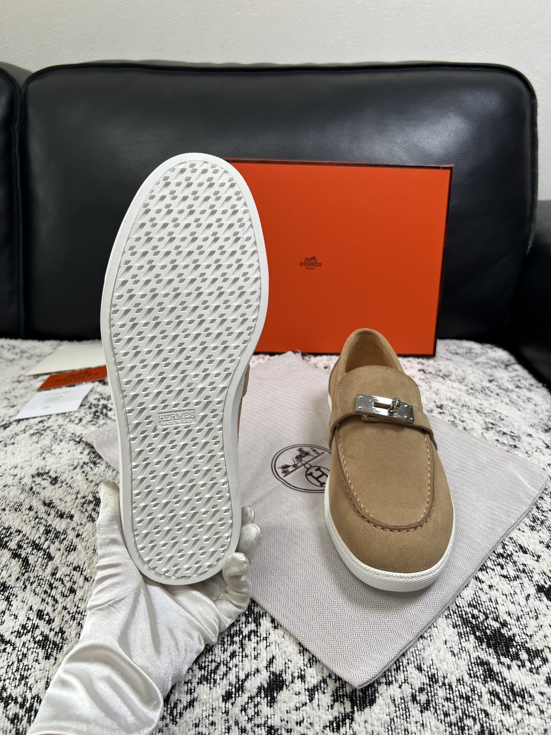 Hermes  高品质  顶级工艺品  爱马仕 专柜同步发售原厂配置，意大利进口原版牛皮面料，高品质拼接