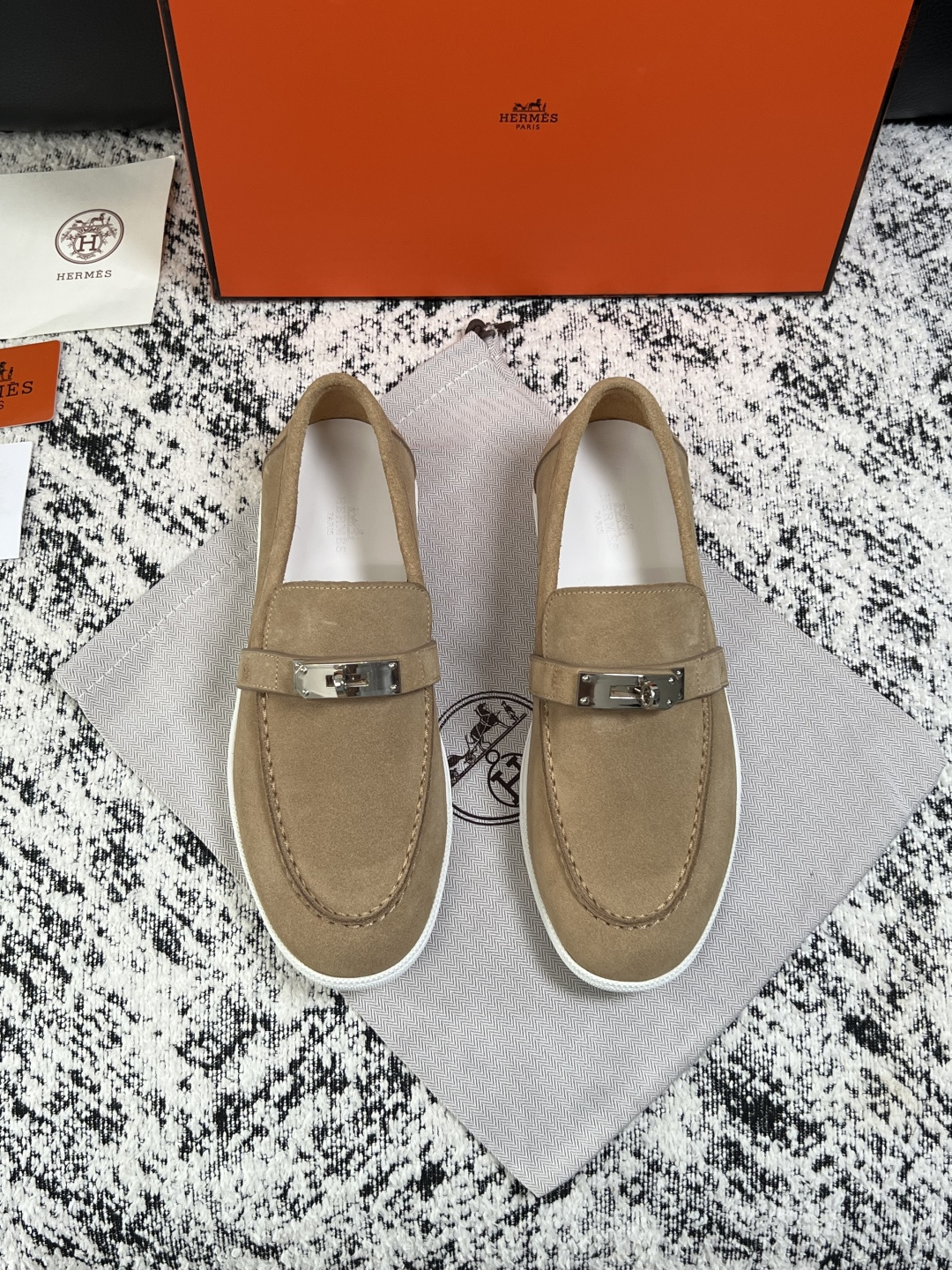 Hermes  高品质  顶级工艺品  爱马仕 专柜同步发售原厂配置，意大利进口原版牛皮面料，高品质拼接