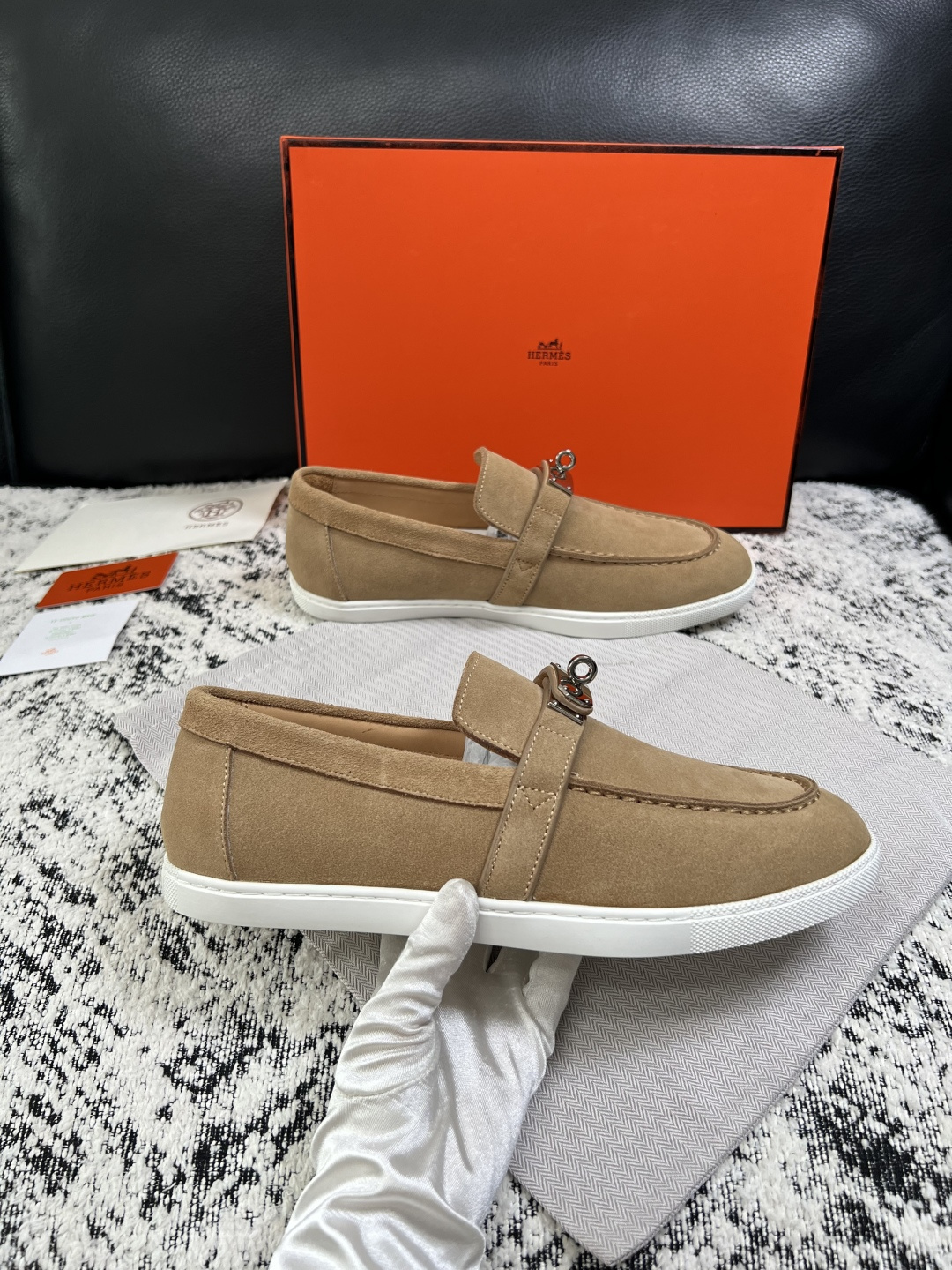Hermes  高品质  顶级工艺品  爱马仕 专柜同步发售原厂配置，意大利进口原版牛皮面料，高品质拼接