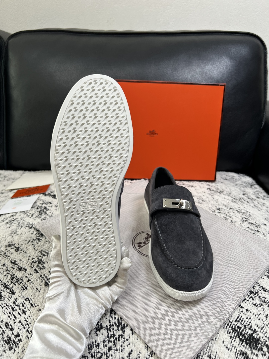 Hermes  高品质  顶级工艺品  爱马仕 专柜同步发售原厂配置，意大利进口原版牛皮面料，高品质拼接