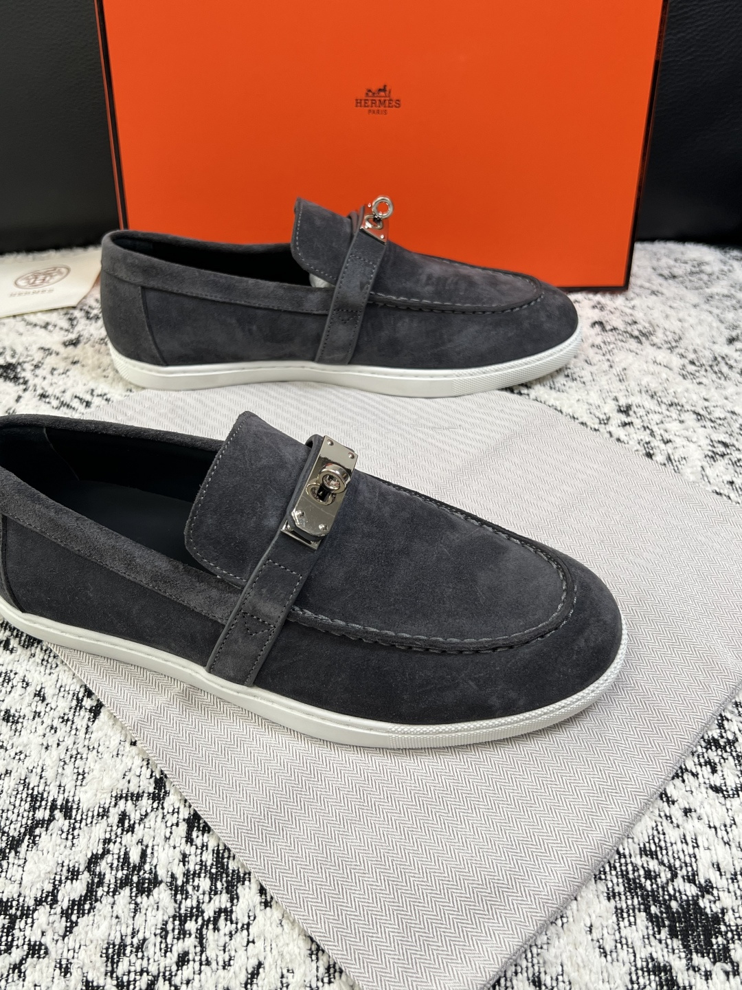 Hermes  高品质  顶级工艺品  爱马仕 专柜同步发售原厂配置，意大利进口原版牛皮面料，高品质拼接