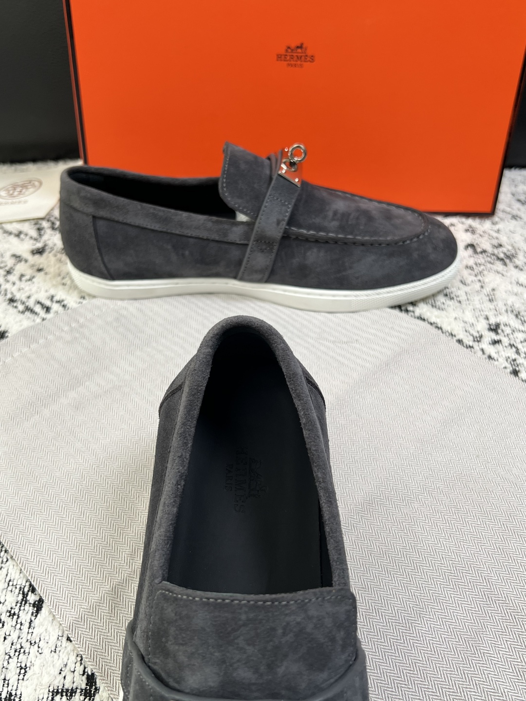 Hermes  高品质  顶级工艺品  爱马仕 专柜同步发售原厂配置，意大利进口原版牛皮面料，高品质拼接