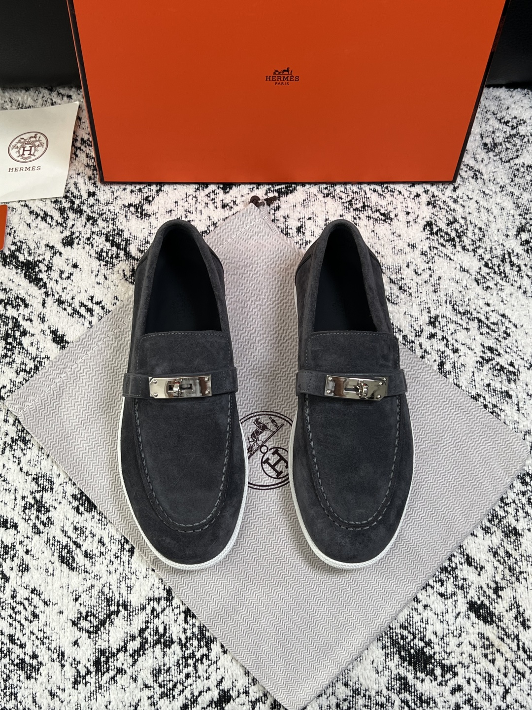 Hermes  高品质  顶级工艺品  爱马仕 专柜同步发售原厂配置，意大利进口原版牛皮面料，高品质拼接