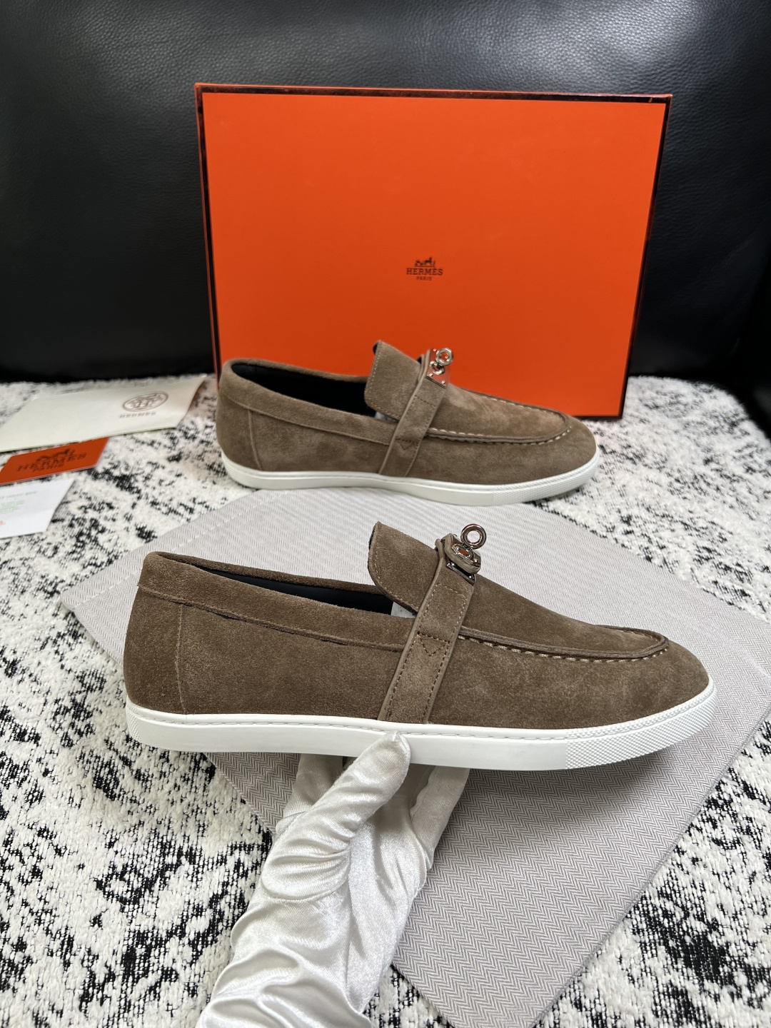 Hermes  高品质  顶级工艺品  爱马仕 专柜同步发售原厂配置，意大利进口原版牛皮面料，高品质拼接