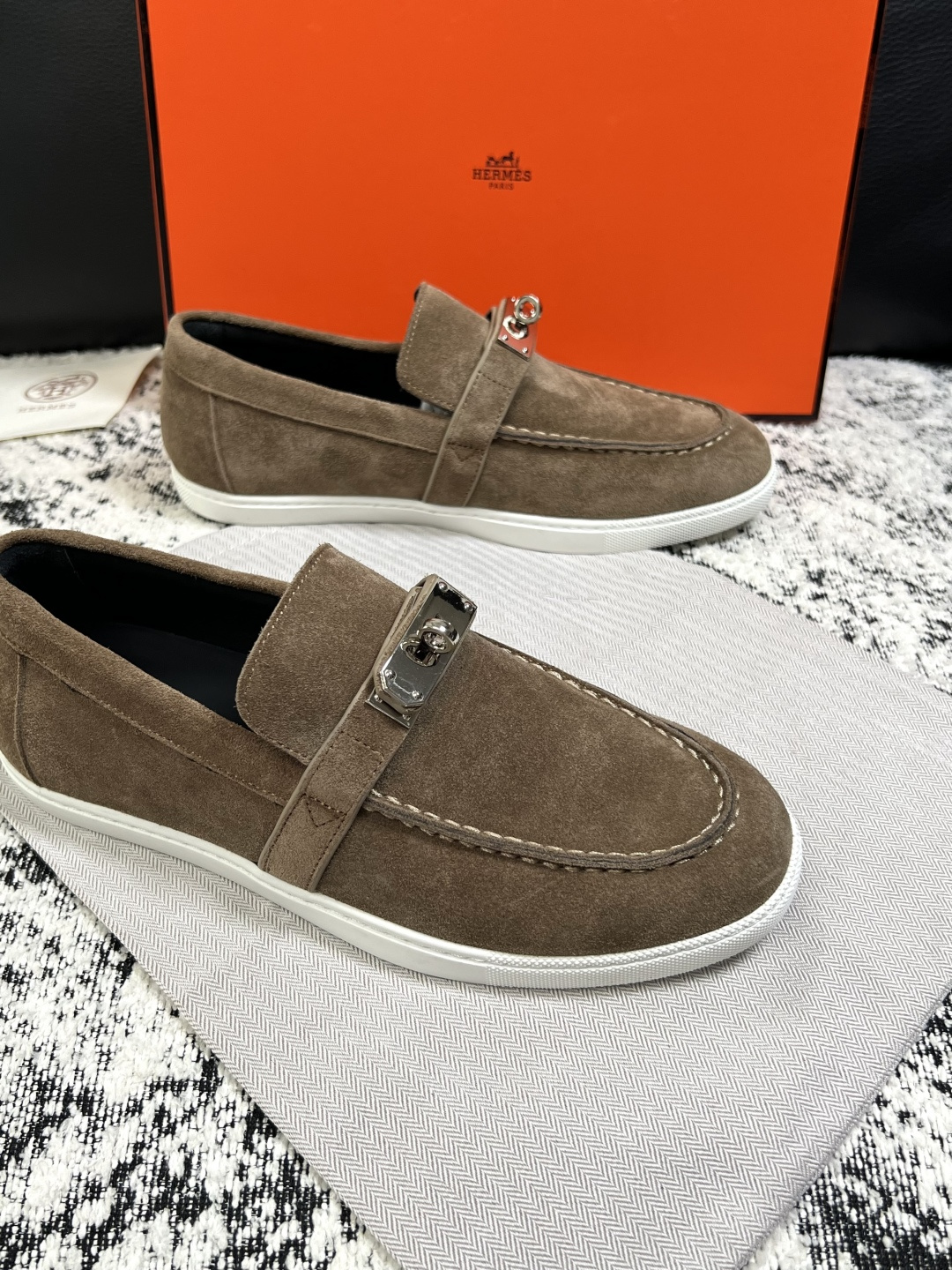 Hermes  高品质  顶级工艺品  爱马仕 专柜同步发售原厂配置，意大利进口原版牛皮面料，高品质拼接