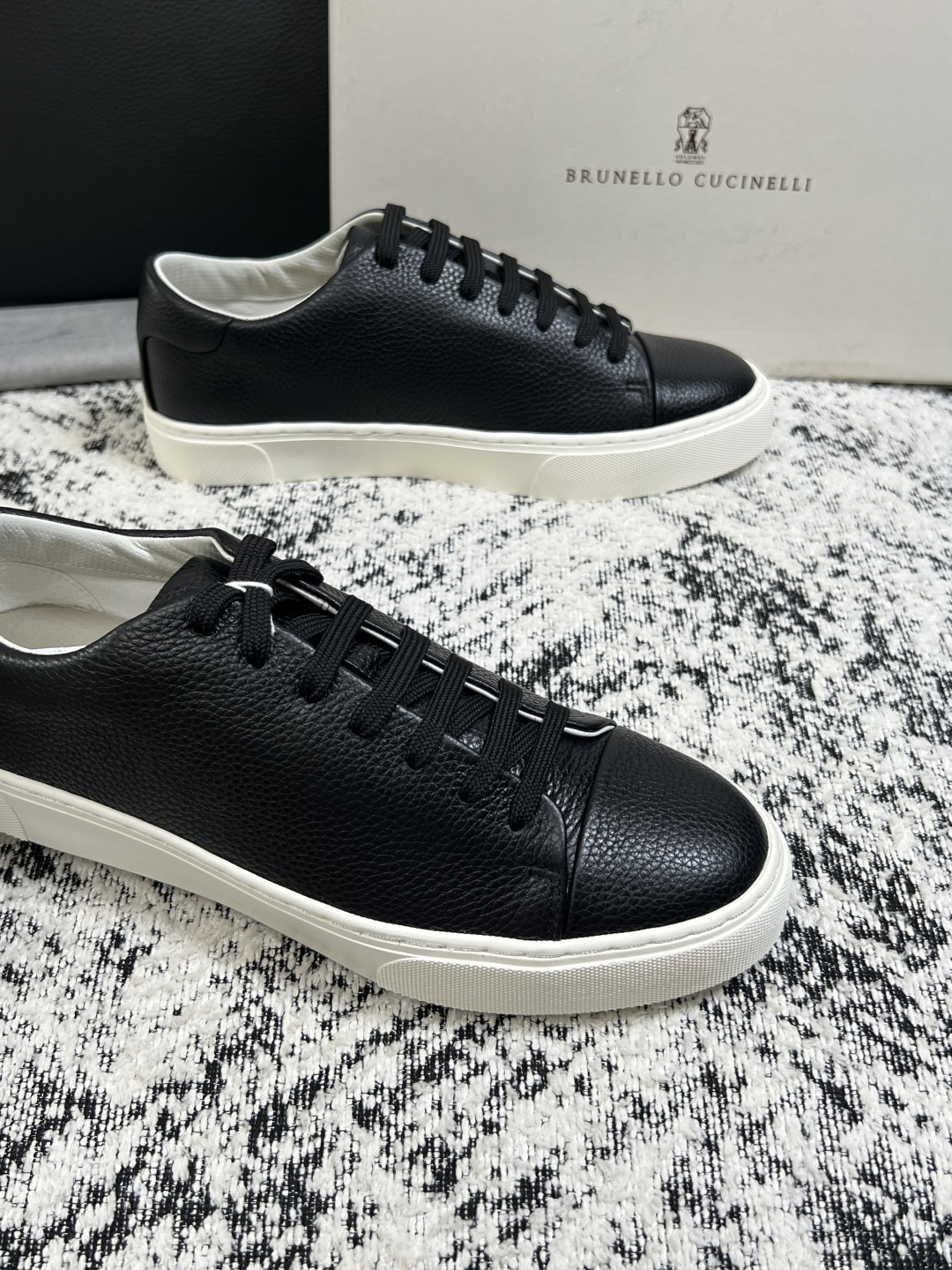 Brunello Cucinelli  高品质 顶级工艺品  BC  专柜同步原厂配置，意大利进口牛皮面