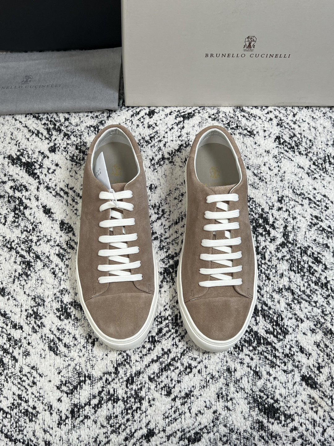 Brunello Cucinelli  高品质 顶级工艺品  BC  专柜同步原厂配置，意大利进口牛皮面