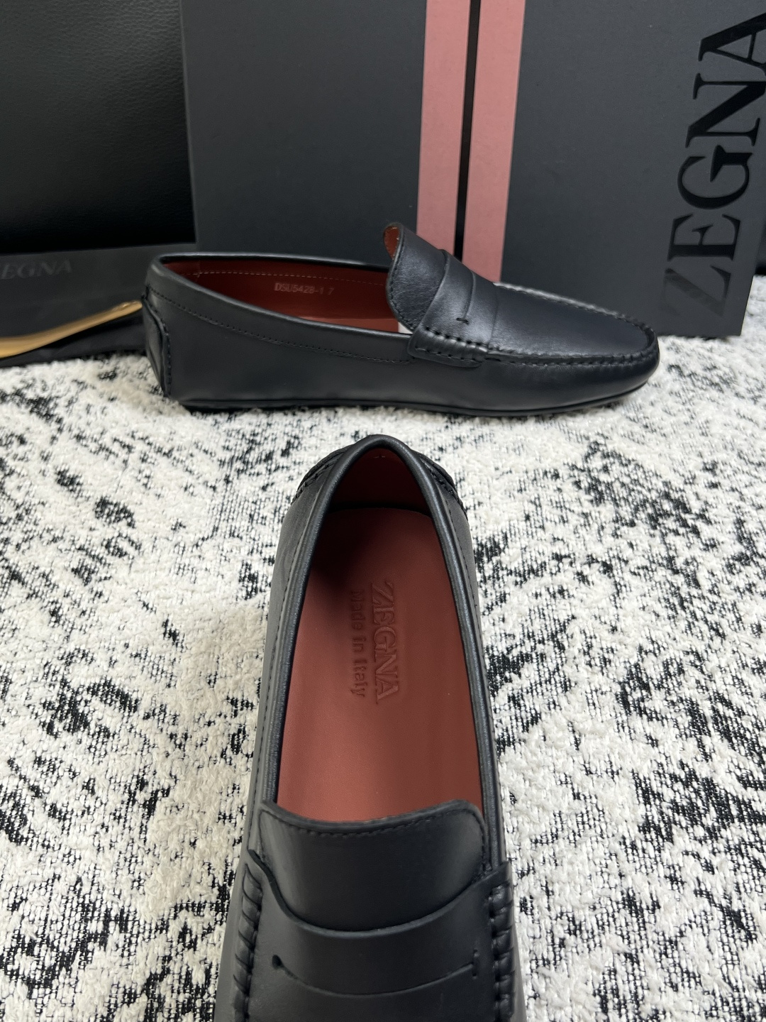 Zegna  高品质  顶级工艺品  杰尼亚  豆豆鞋专柜新款原厂配置，意大利进口牛皮面料，进口牛里垫，