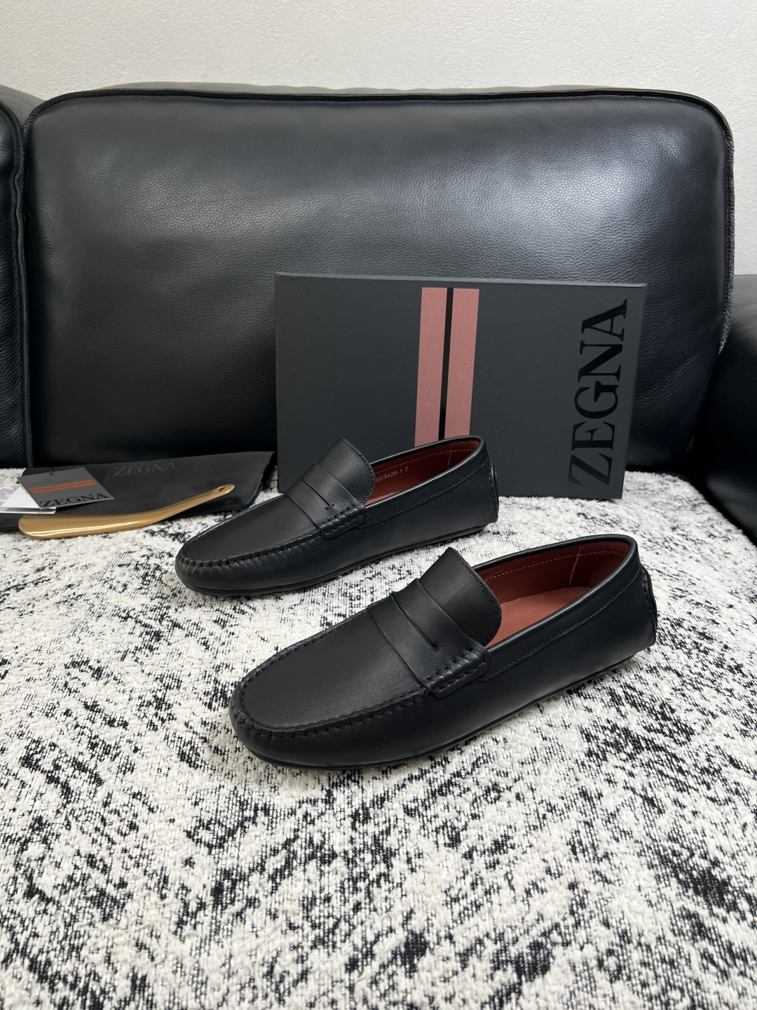 Zegna  高品质  顶级工艺品  杰尼亚  豆豆鞋专柜新款原厂配置，意大利进口牛皮面料，进口牛里垫，