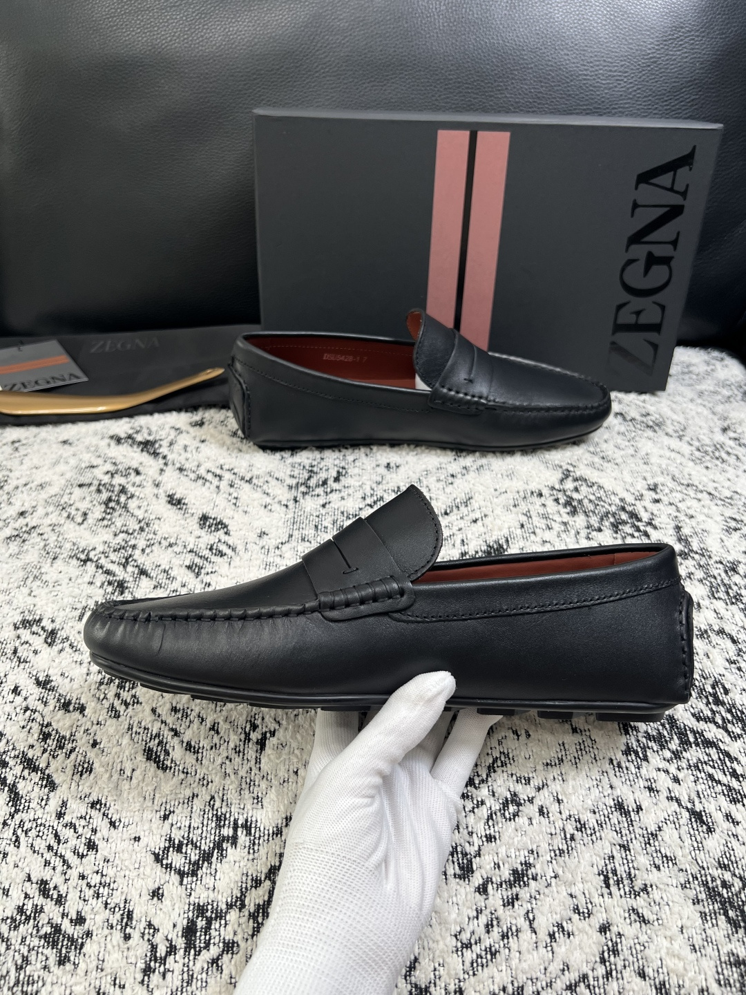 Zegna  高品质  顶级工艺品  杰尼亚  豆豆鞋专柜新款原厂配置，意大利进口牛皮面料，进口牛里垫，