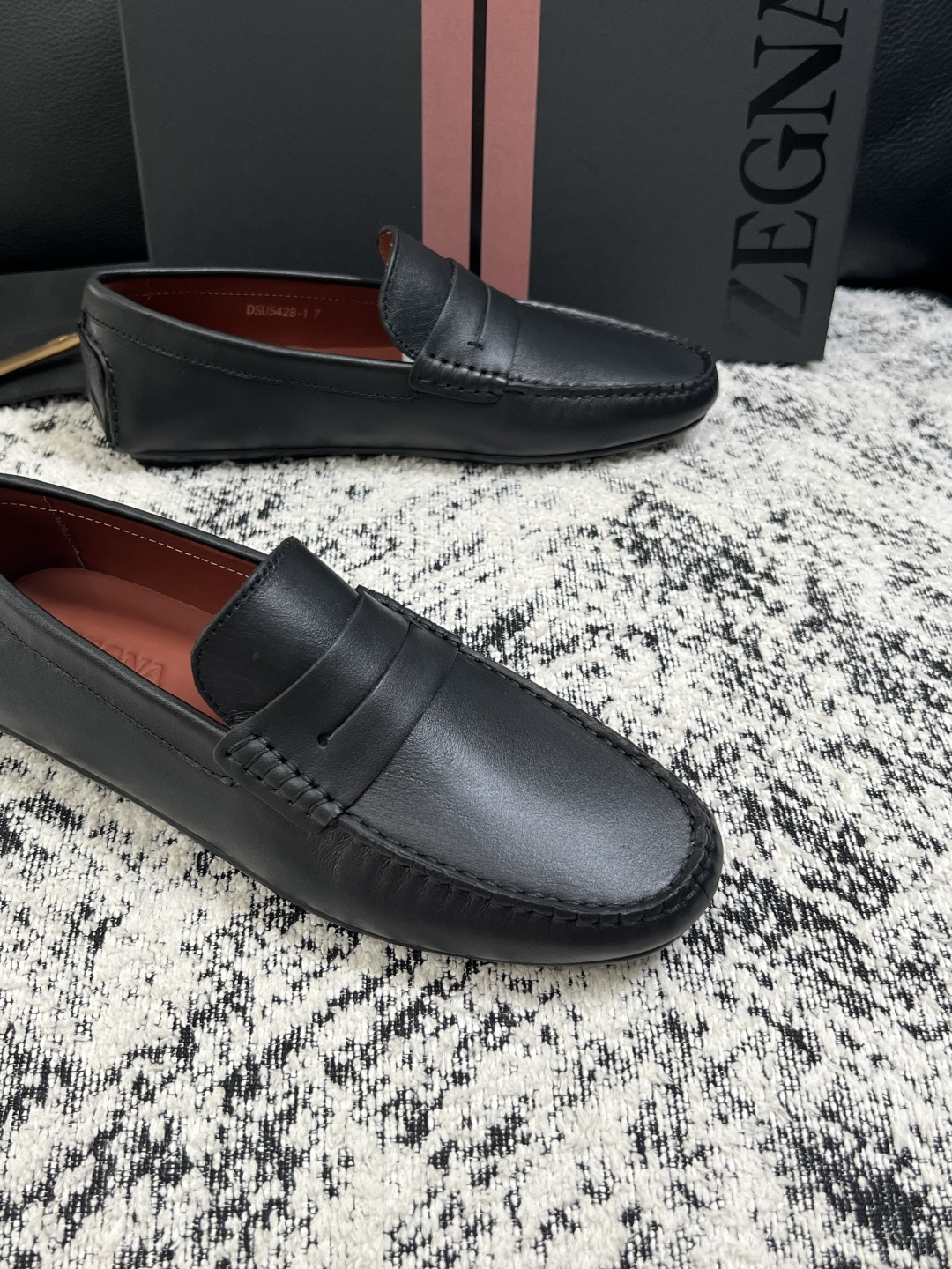 Zegna  高品质  顶级工艺品  杰尼亚  豆豆鞋专柜新款原厂配置，意大利进口牛皮面料，进口牛里垫，
