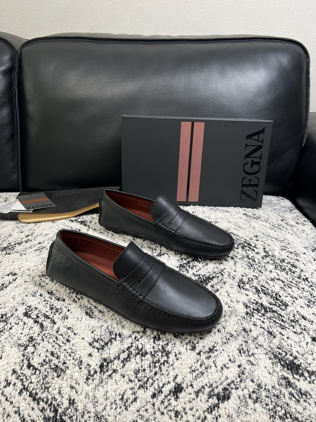 Zegna  高品质  顶级工艺品  杰尼亚  豆豆鞋专柜新款原厂配置，意大利进口牛皮面料，进口牛里垫，