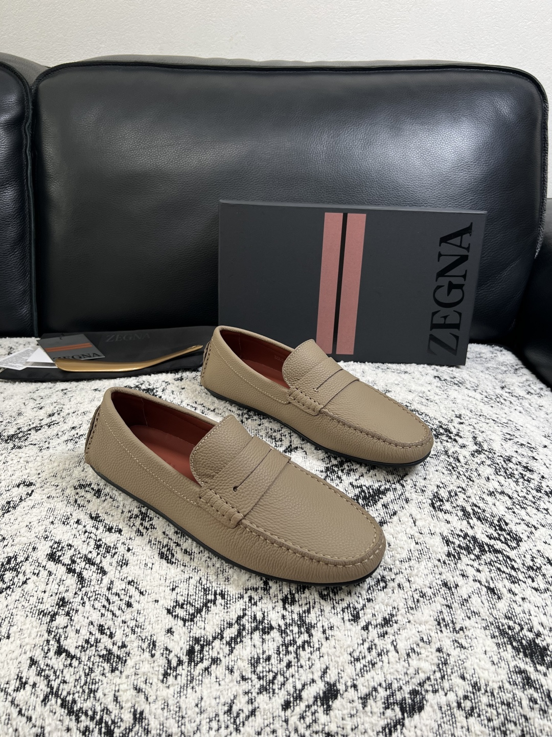 Zegna  高品质  顶级工艺品  杰尼亚  豆豆鞋专柜新款原厂配置，意大利进口牛皮面料，进口牛里垫，