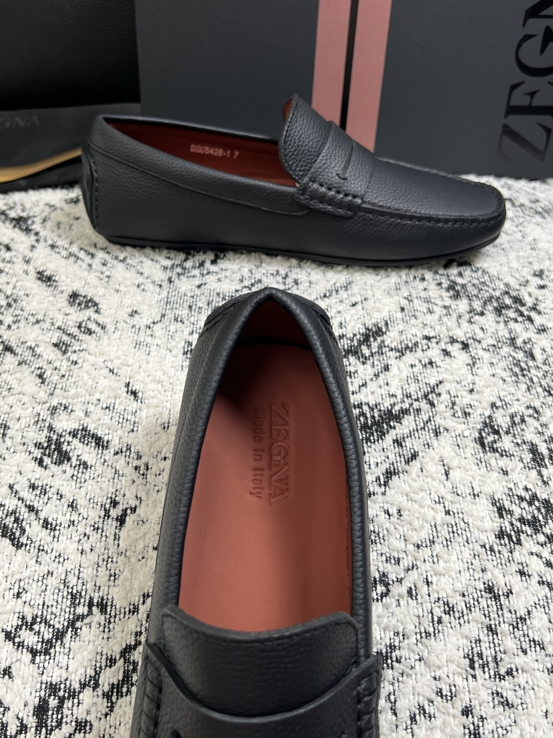 Zegna  高品质  顶级工艺品  杰尼亚  豆豆鞋专柜新款原厂配置，意大利进口牛皮面料，进口牛里垫，