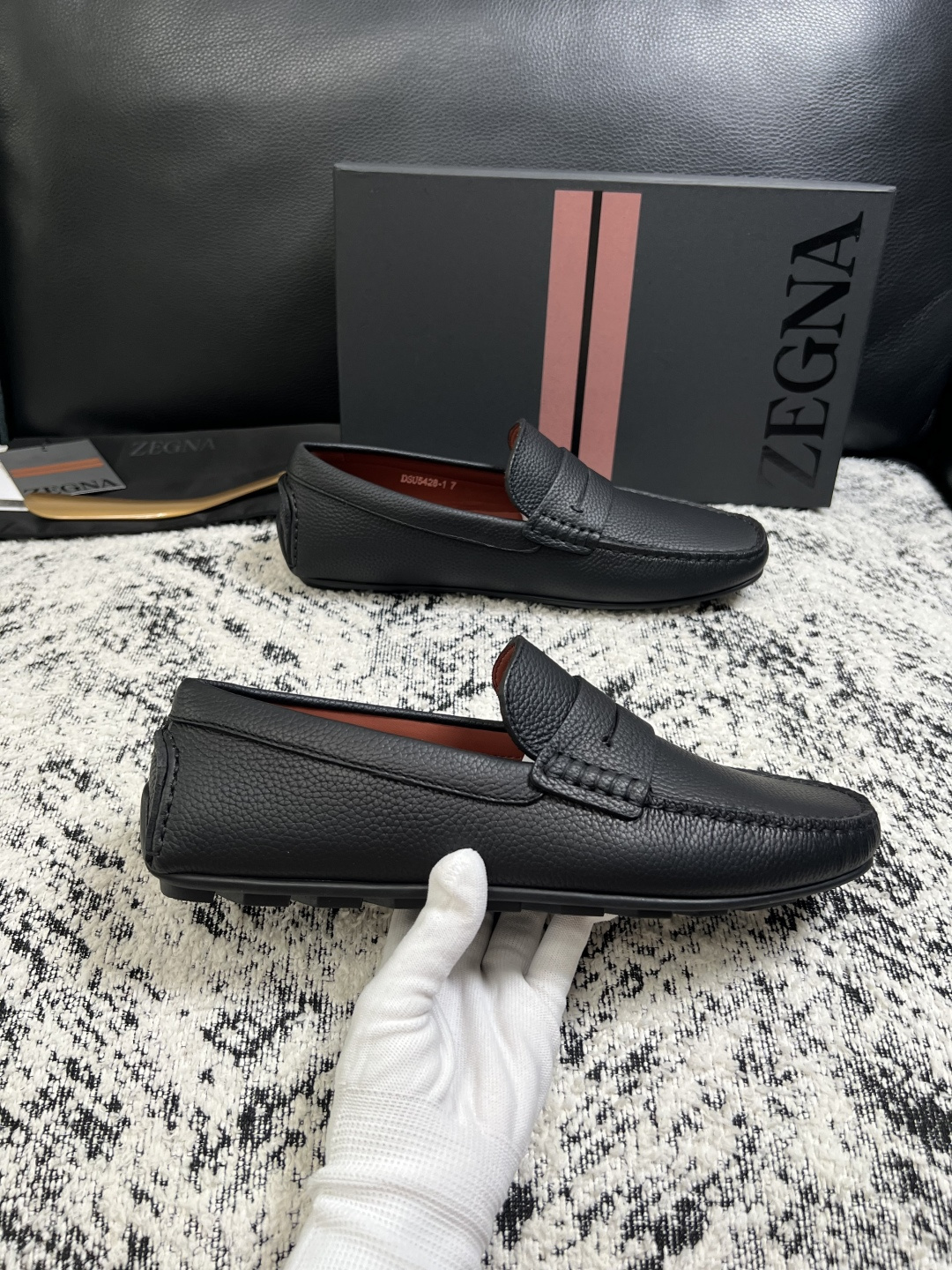 Zegna  高品质  顶级工艺品  杰尼亚  豆豆鞋专柜新款原厂配置，意大利进口牛皮面料，进口牛里垫，