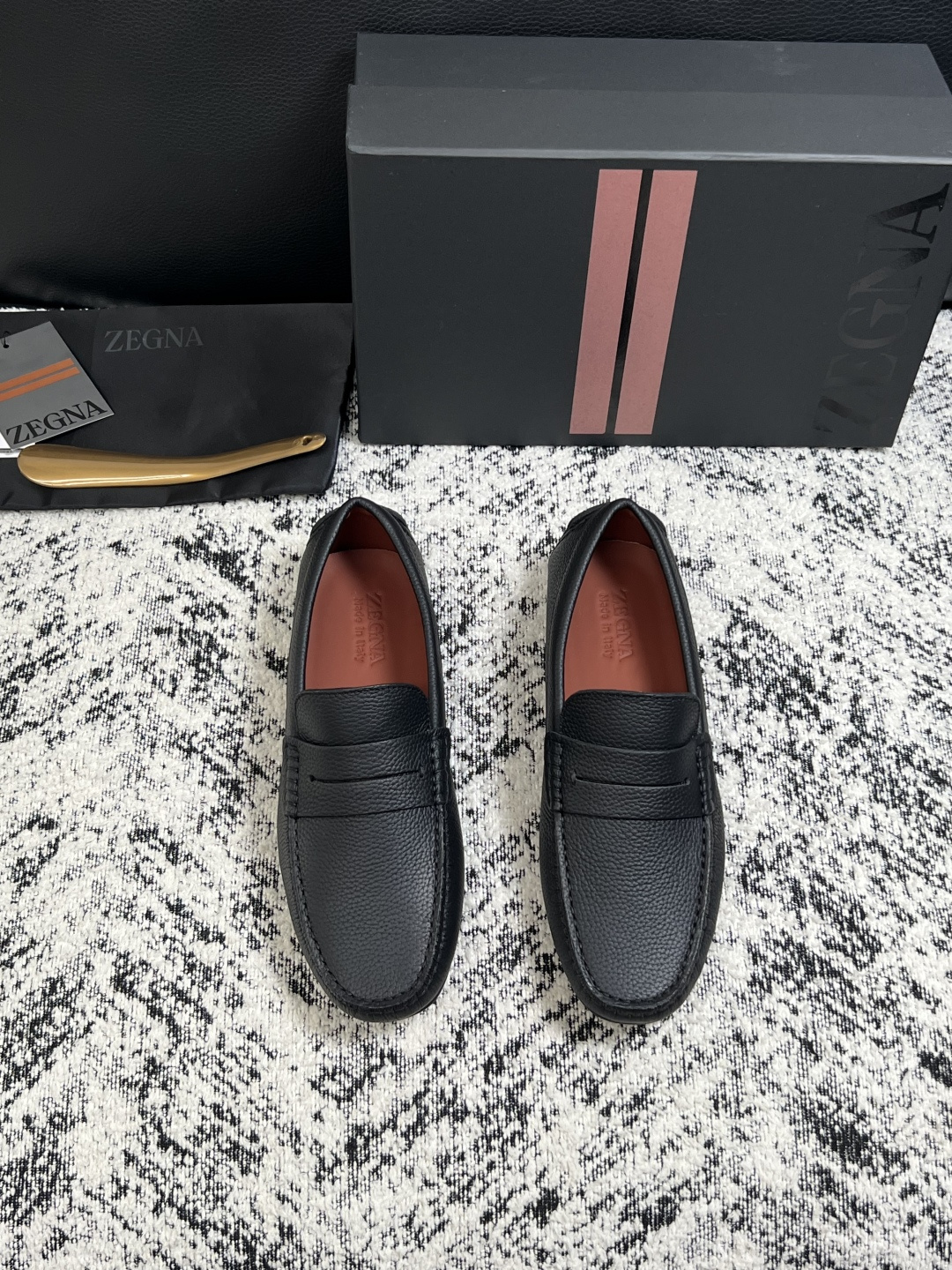 Zegna  高品质  顶级工艺品  杰尼亚  豆豆鞋专柜新款原厂配置，意大利进口牛皮面料，进口牛里垫，