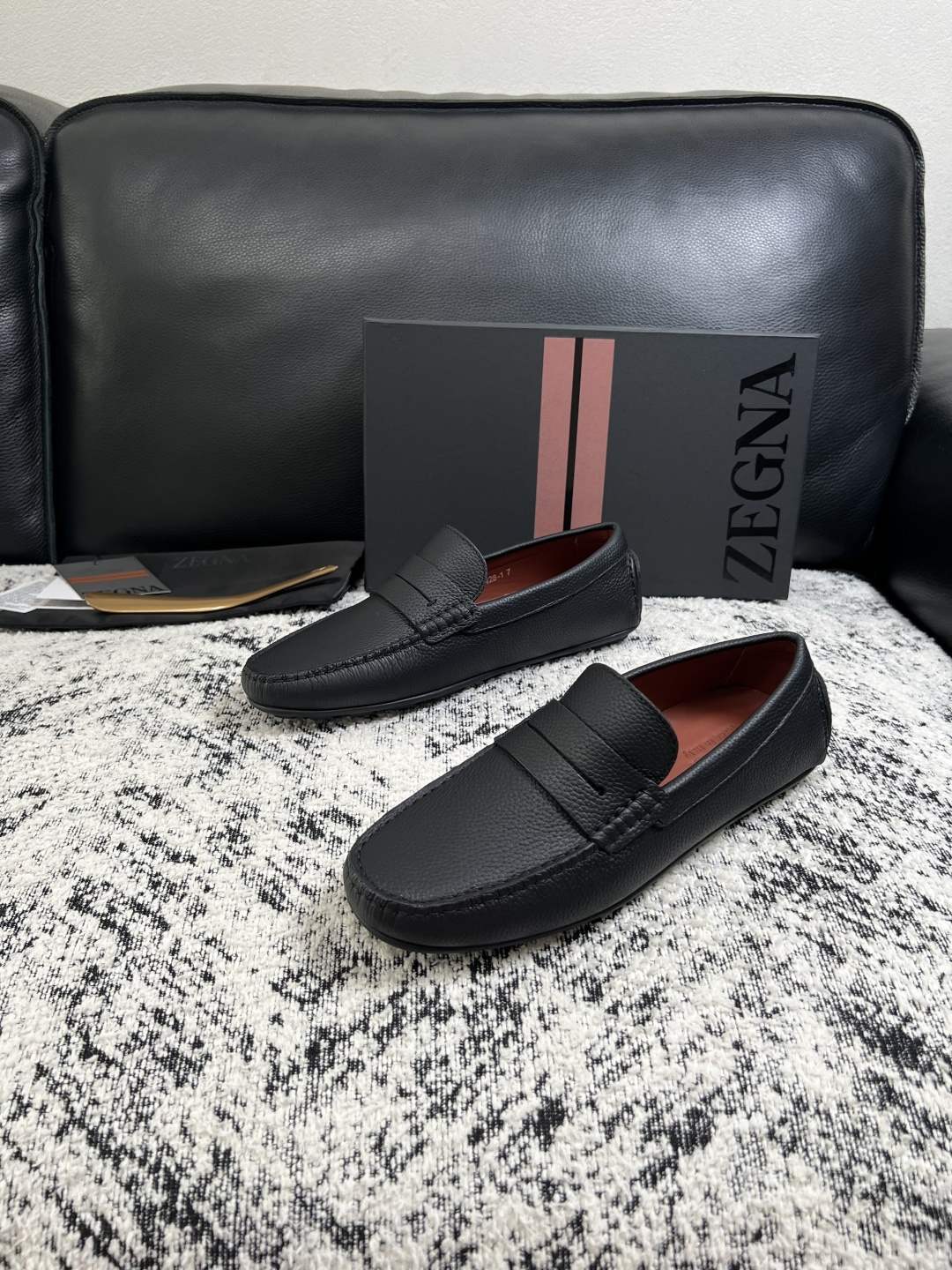 Zegna  高品质  顶级工艺品  杰尼亚  豆豆鞋专柜新款原厂配置，意大利进口牛皮面料，进口牛里垫，