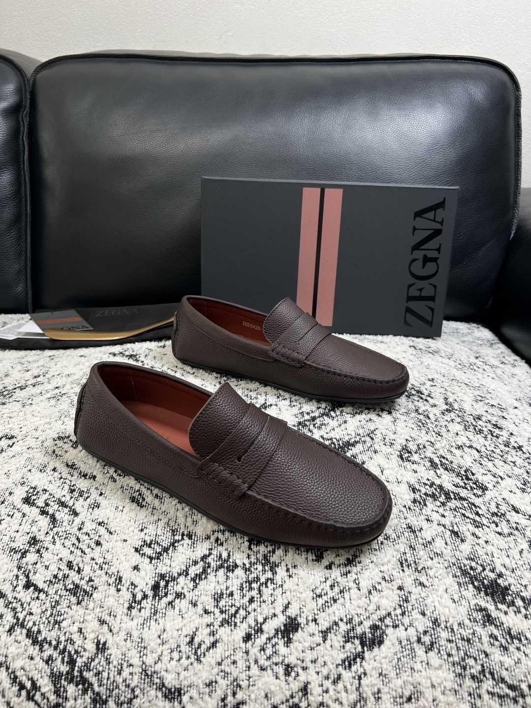 Zegna  高品质  顶级工艺品  杰尼亚  豆豆鞋专柜新款原厂配置，意大利进口牛皮面料，进口牛里垫，