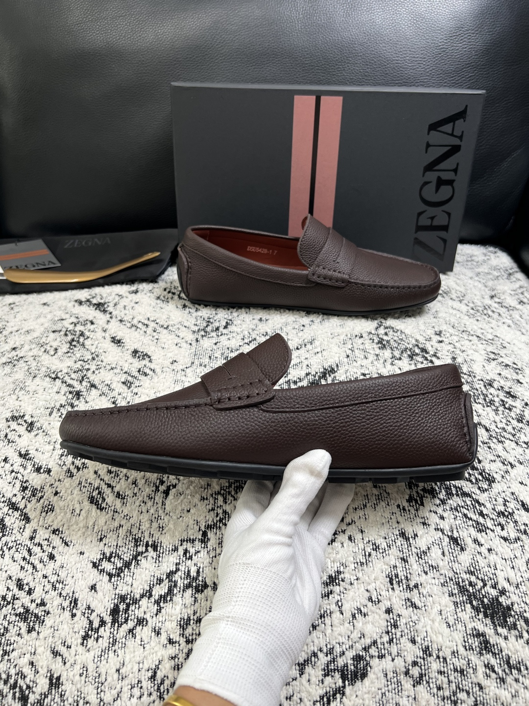 Zegna  高品质  顶级工艺品  杰尼亚  豆豆鞋专柜新款原厂配置，意大利进口牛皮面料，进口牛里垫，