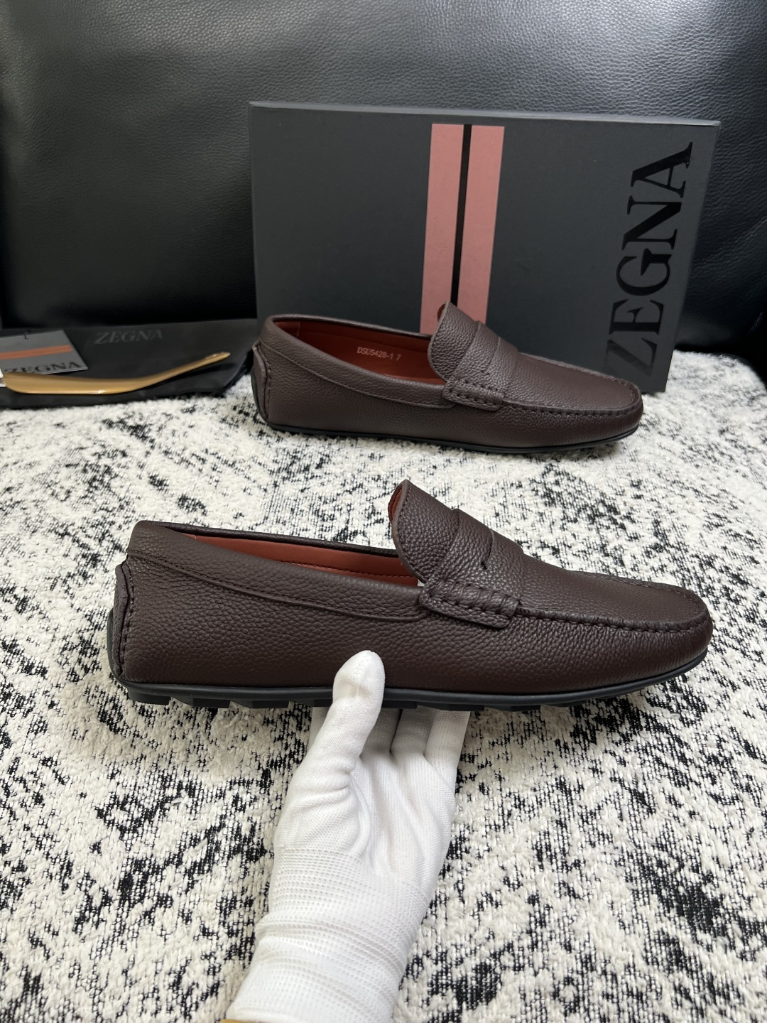 Zegna  高品质  顶级工艺品  杰尼亚  豆豆鞋专柜新款原厂配置，意大利进口牛皮面料，进口牛里垫，