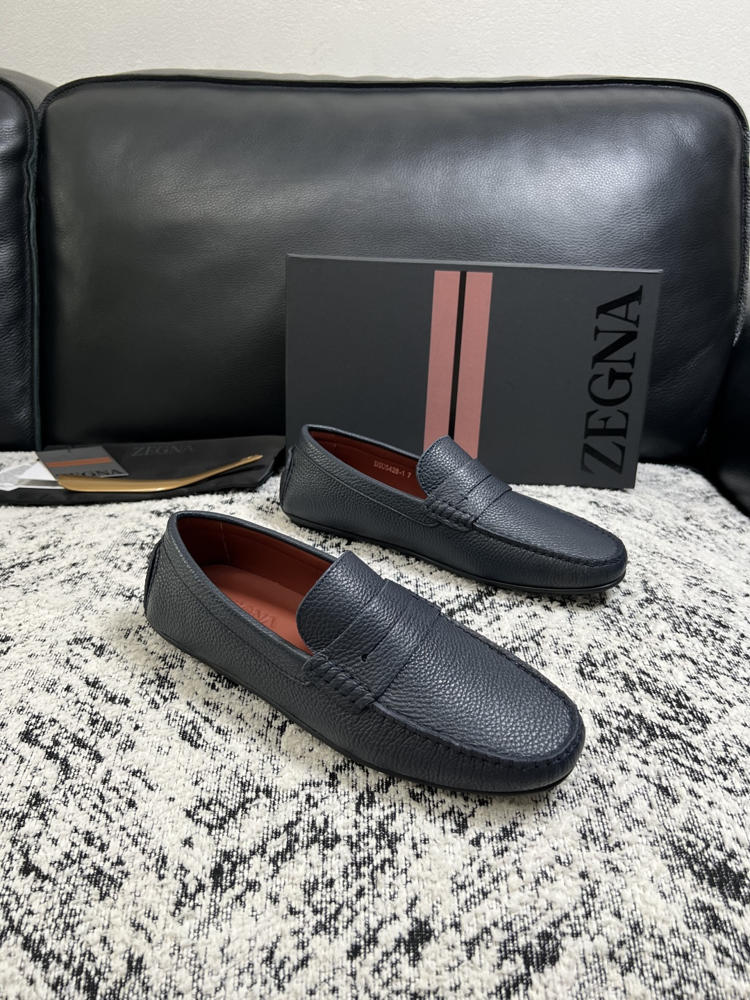 Zegna  高品质  顶级工艺品  杰尼亚  豆豆鞋专柜新款原厂配置，意大利进口牛皮面料，进口牛里垫，