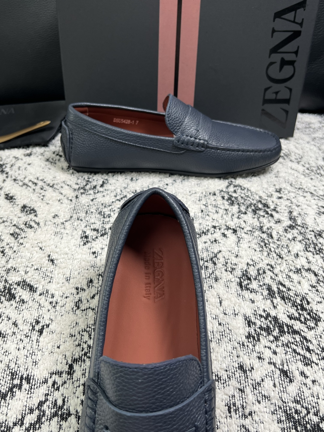 Zegna  高品质  顶级工艺品  杰尼亚  豆豆鞋专柜新款原厂配置，意大利进口牛皮面料，进口牛里垫，