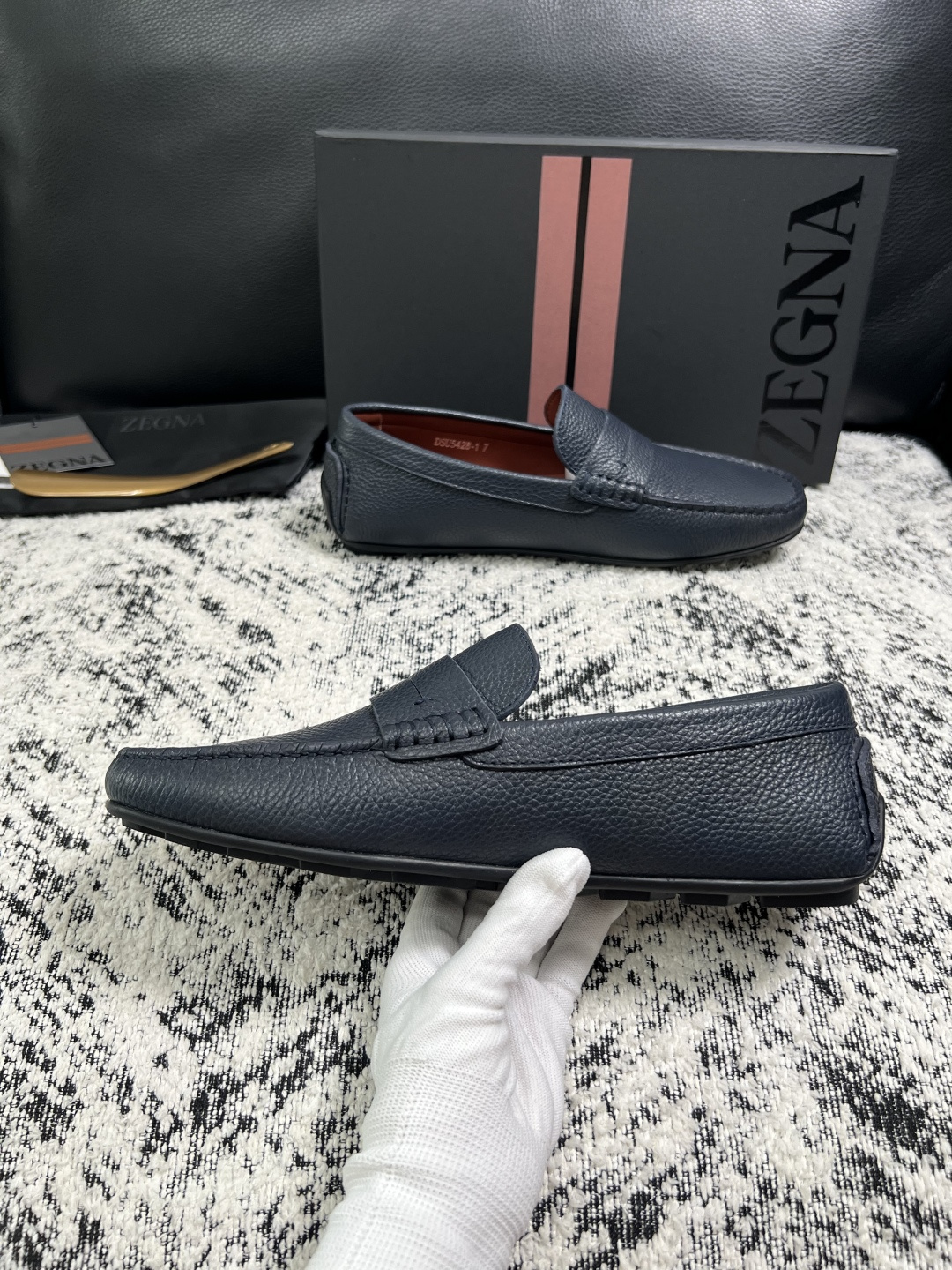 Zegna  高品质  顶级工艺品  杰尼亚  豆豆鞋专柜新款原厂配置，意大利进口牛皮面料，进口牛里垫，