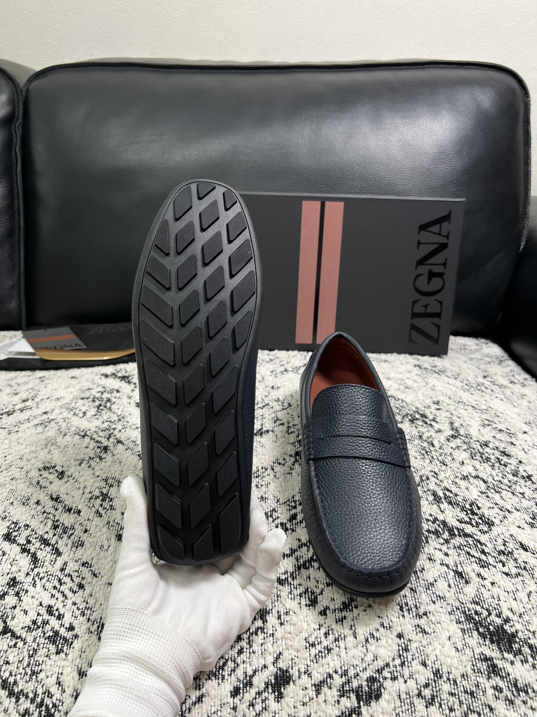 Zegna  高品质  顶级工艺品  杰尼亚  豆豆鞋专柜新款原厂配置，意大利进口牛皮面料，进口牛里垫，