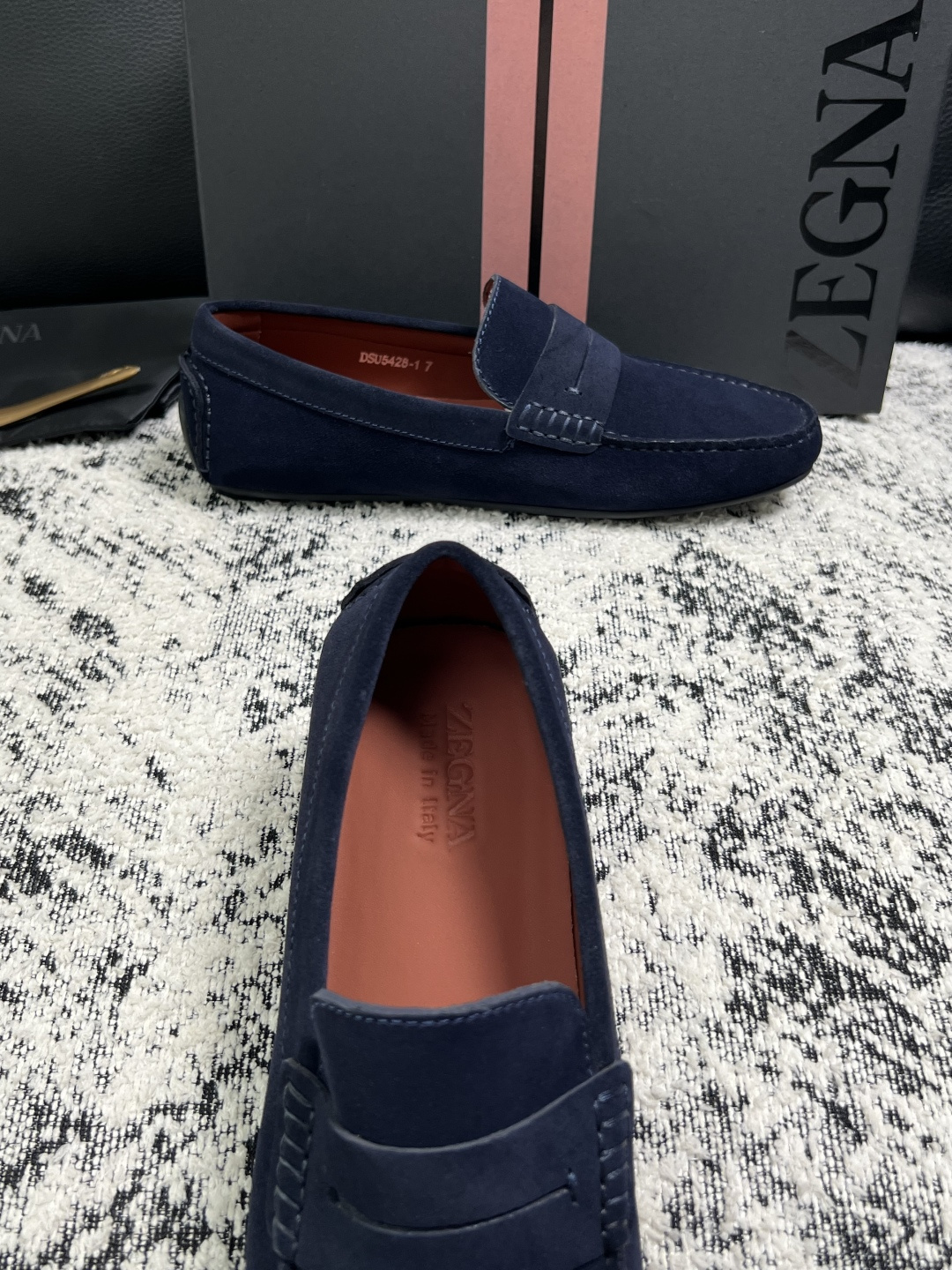 Zegna  高品质  顶级工艺品  杰尼亚  豆豆鞋专柜新款原厂配置，意大利进口牛皮面料，进口牛里垫，