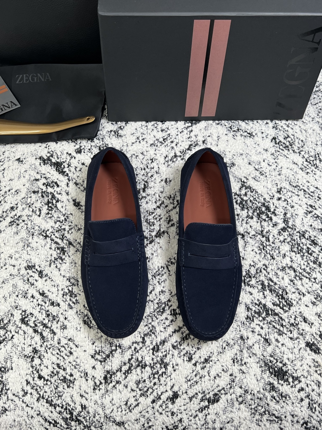 Zegna  高品质  顶级工艺品  杰尼亚  豆豆鞋专柜新款原厂配置，意大利进口牛皮面料，进口牛里垫，