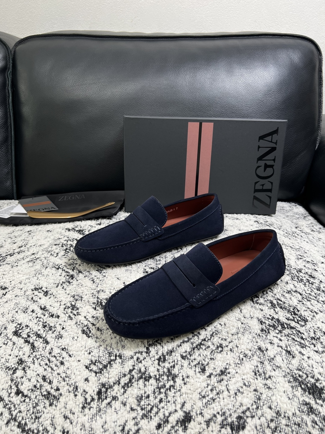 Zegna  高品质  顶级工艺品  杰尼亚  豆豆鞋专柜新款原厂配置，意大利进口牛皮面料，进口牛里垫，