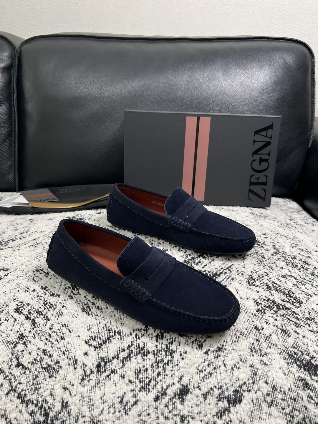 Zegna  高品质  顶级工艺品  杰尼亚  豆豆鞋专柜新款原厂配置，意大利进口牛皮面料，进口牛里垫，