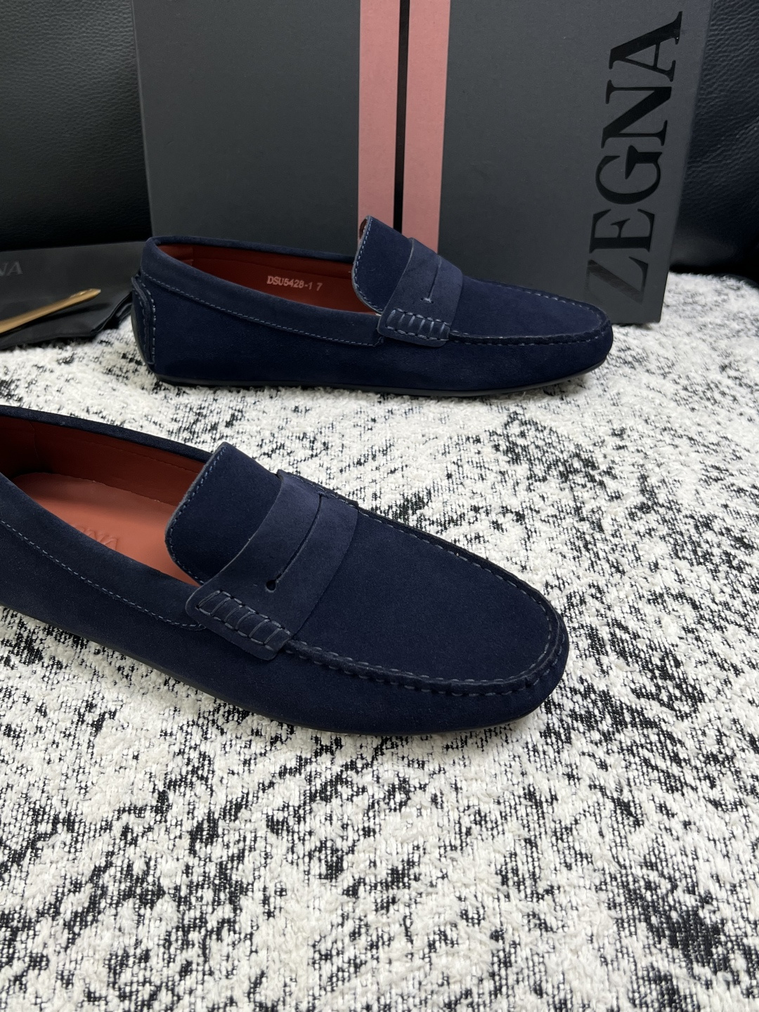 Zegna  高品质  顶级工艺品  杰尼亚  豆豆鞋专柜新款原厂配置，意大利进口牛皮面料，进口牛里垫，