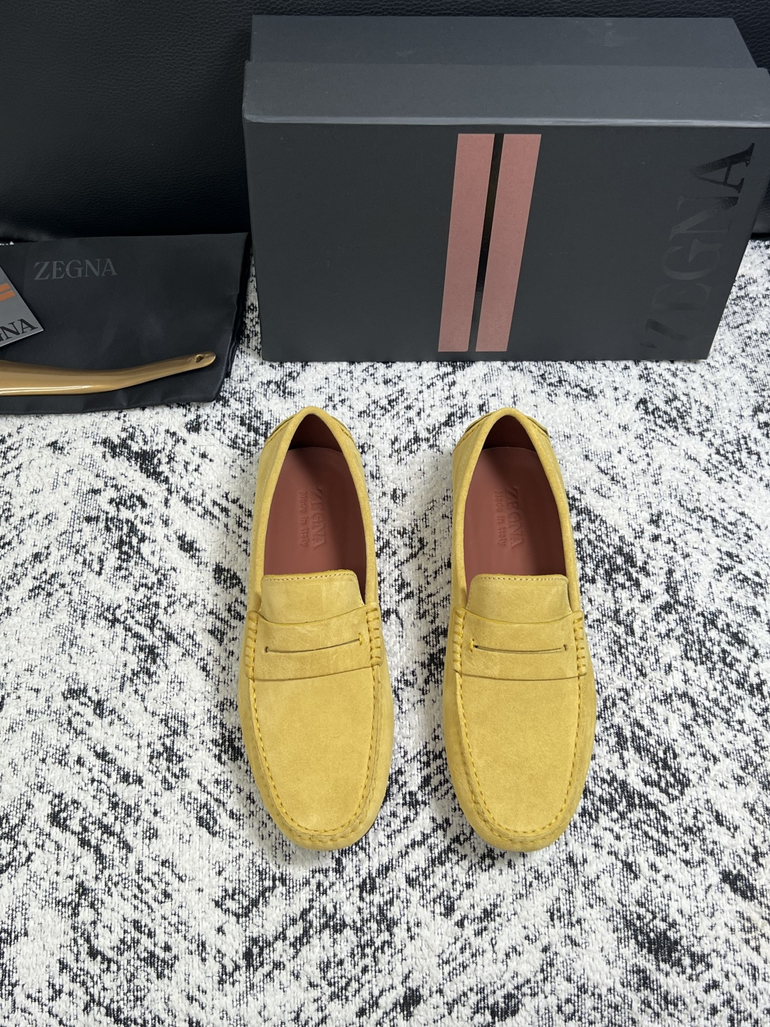 Zegna  高品质  顶级工艺品  杰尼亚  豆豆鞋专柜新款原厂配置，意大利进口牛皮面料，进口牛里垫，