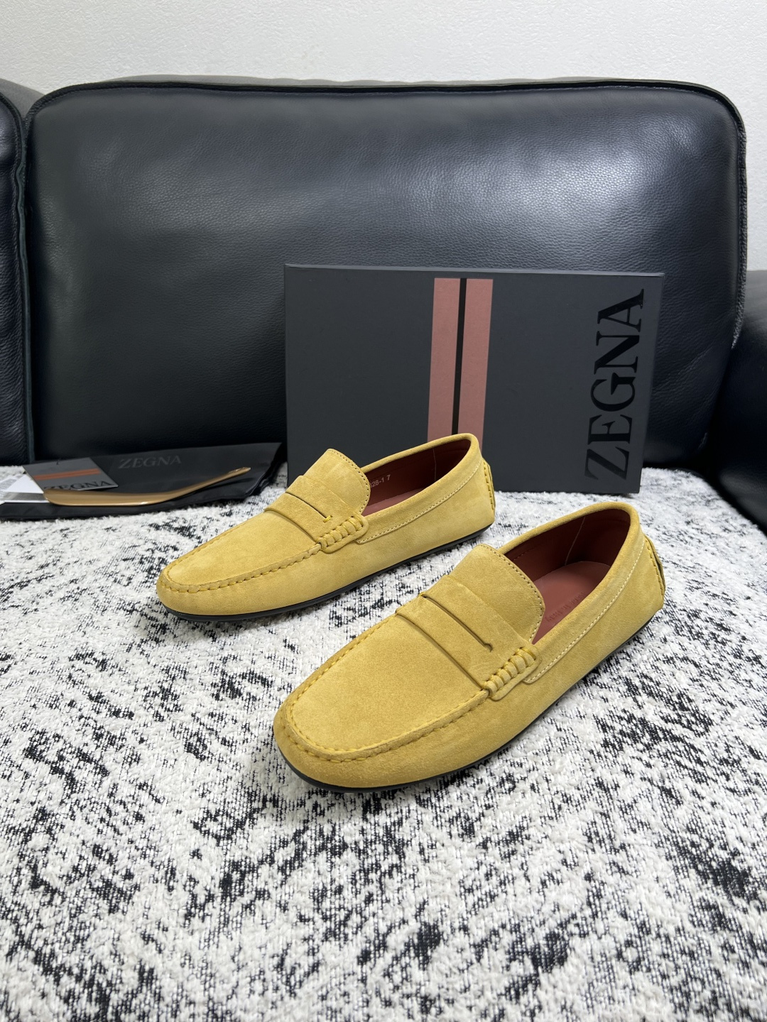 Zegna  高品质  顶级工艺品  杰尼亚  豆豆鞋专柜新款原厂配置，意大利进口牛皮面料，进口牛里垫，