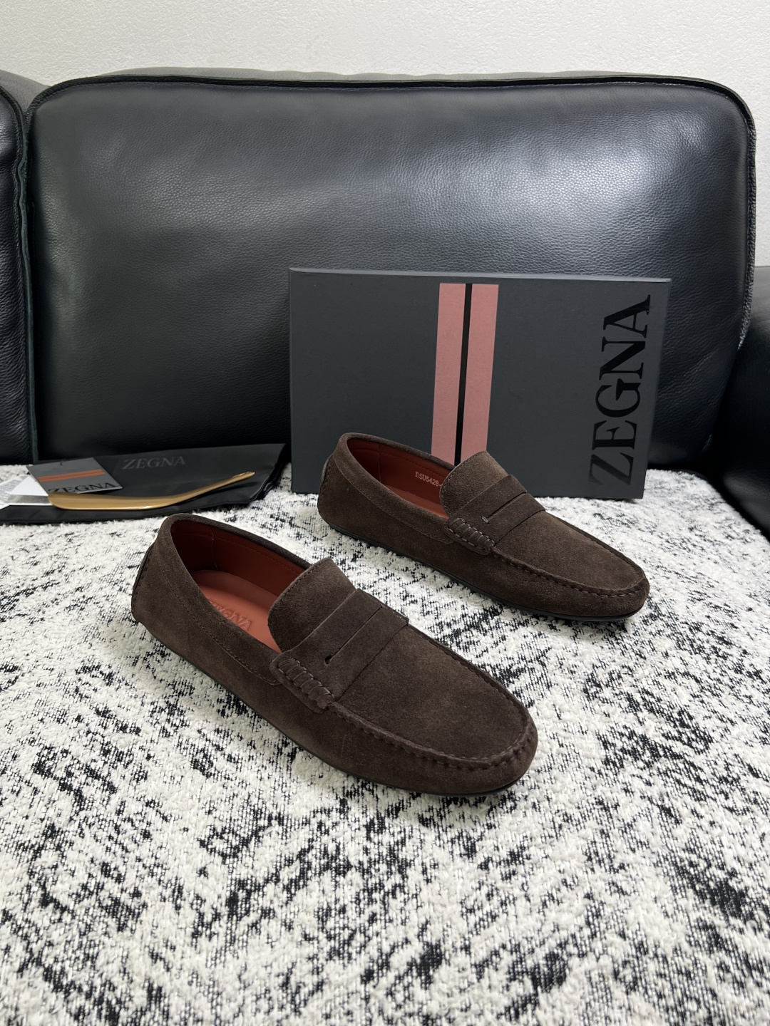 Zegna  高品质  顶级工艺品  杰尼亚  豆豆鞋专柜新款原厂配置，意大利进口牛皮面料，进口牛里垫，