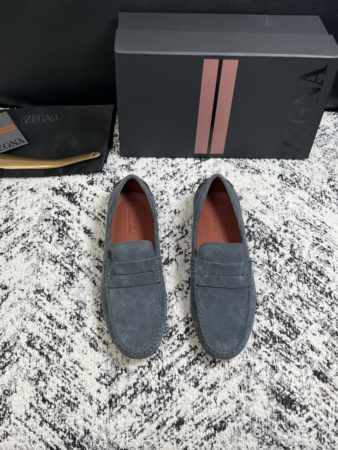 Zegna  高品质  顶级工艺品  杰尼亚  豆豆鞋专柜新款原厂配置，意大利进口牛皮面料，进口牛里垫，