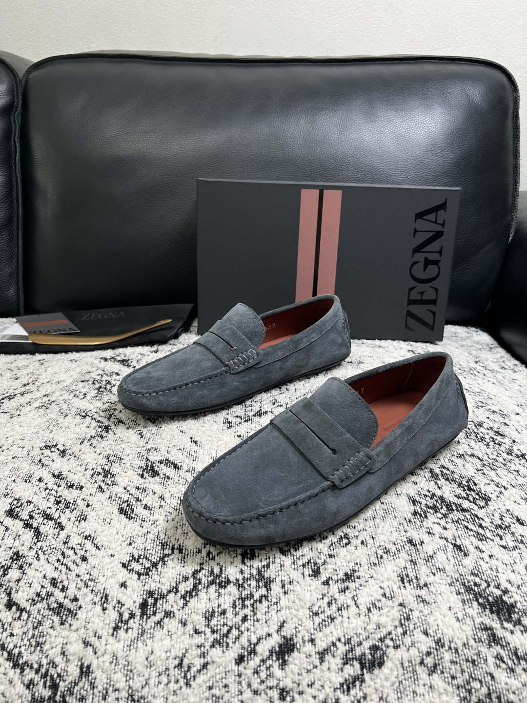Zegna  高品质  顶级工艺品  杰尼亚  豆豆鞋专柜新款原厂配置，意大利进口牛皮面料，进口牛里垫，