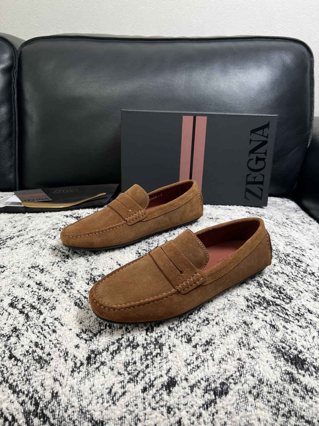 Zegna  高品质  顶级工艺品  杰尼亚  豆豆鞋专柜新款原厂配置，意大利进口牛皮面料，进口牛里垫，