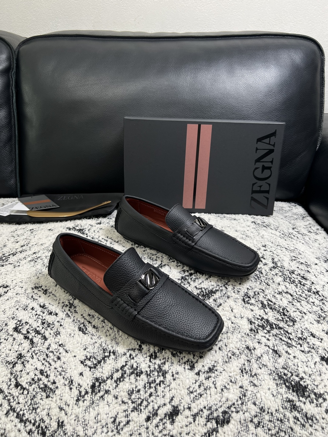 Zegna  高品质  顶级工艺品  杰尼亚  豆豆鞋专柜新款原厂配置，意大利进口牛皮面料，进口牛里垫，